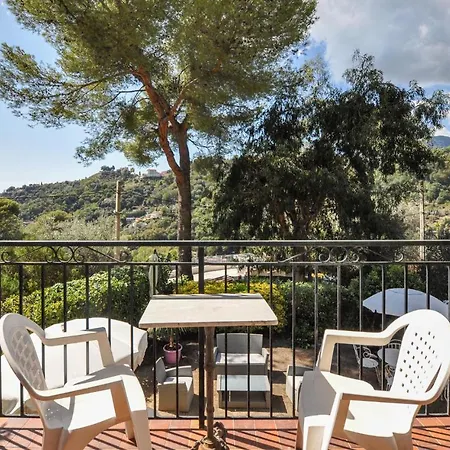 1 Bedroom Lovely In Holiday home